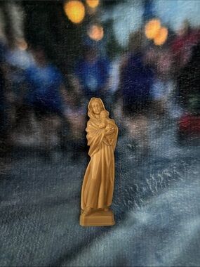 Vintage Madonna and Child Sculpture